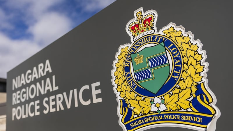 3 dead after vehicle strikes tree, catches fire in Niagara-on-the-Lake: police