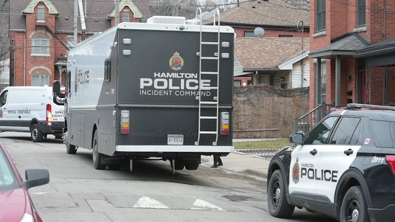 Police officer who shot stabbing suspect in downtown Hamilton did not commit a criminal offence: SIU