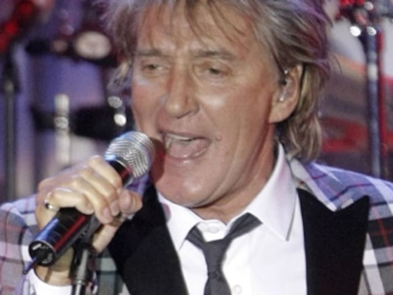 Rod Stewart shares his thoughts on ’51st state’ threat with Toronto crowd