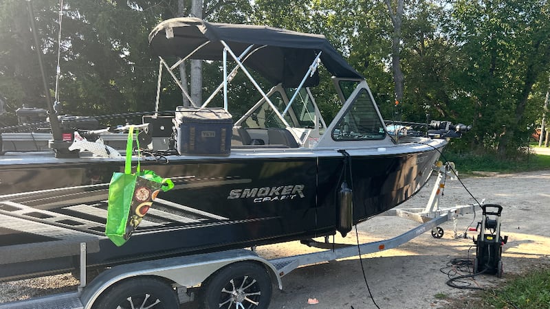 Video captures boat theft in Meaford, police warn of recent increase in trailer thefts